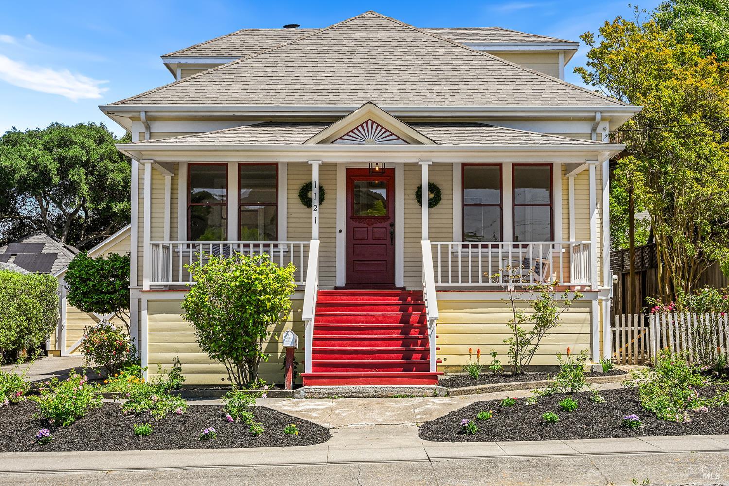 1121 F Street Petaluma CA 94952