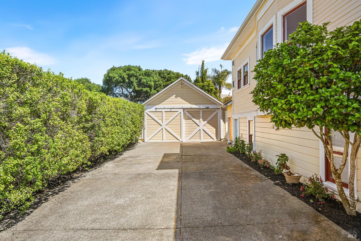 1121 F Street Petaluma CA 94952