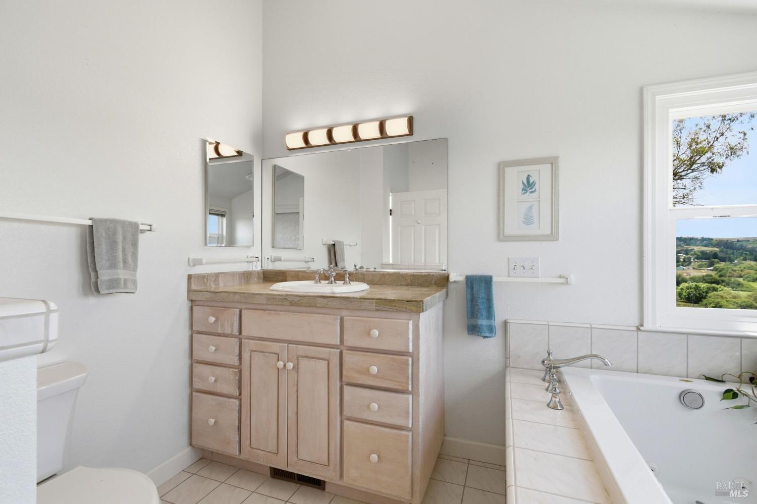 3223 Canfield Road Sebastopol CA 95472