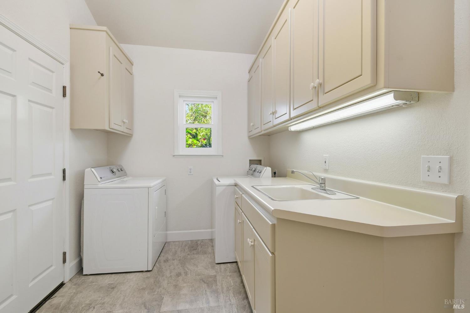 3223 Canfield Road Sebastopol CA 95472