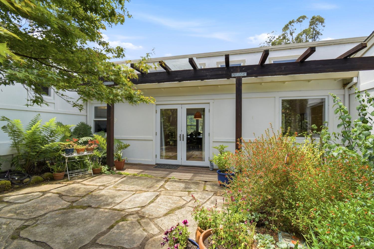 3223 Canfield Road Sebastopol CA 95472