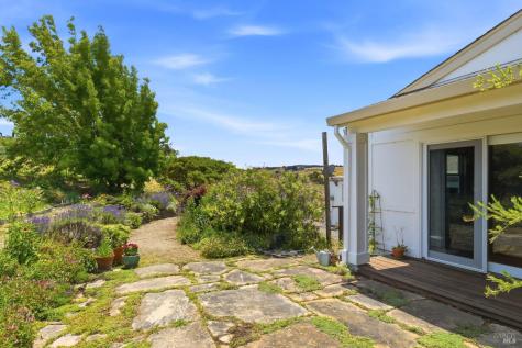 3223 Canfield Road Sebastopol CA 95472
