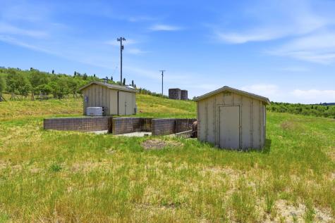 3223 Canfield Road Sebastopol CA 95472