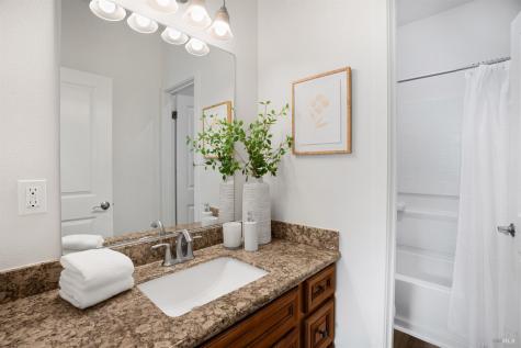 2042 Ravello Way Santa Rosa CA 95403
