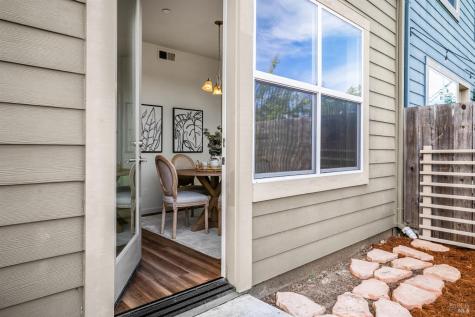 2042 Ravello Way Santa Rosa CA 95403