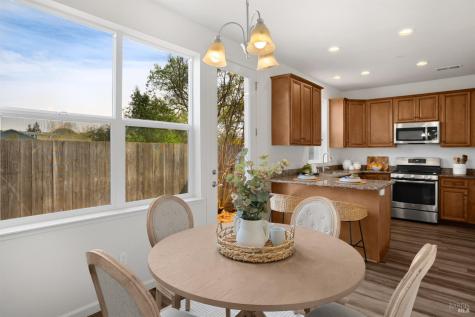 2042 Ravello Way Santa Rosa CA 95403