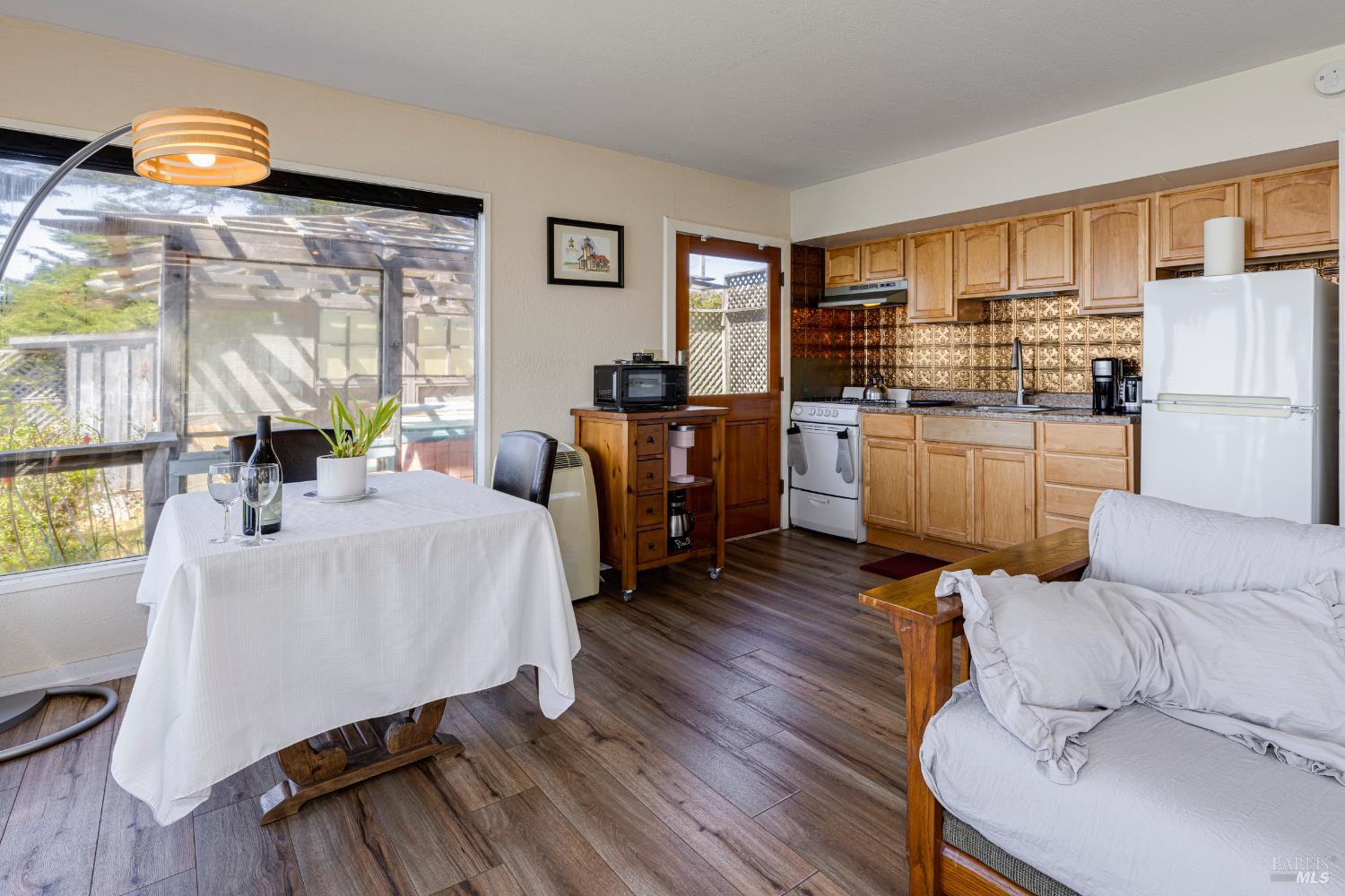 Albion CA 95410