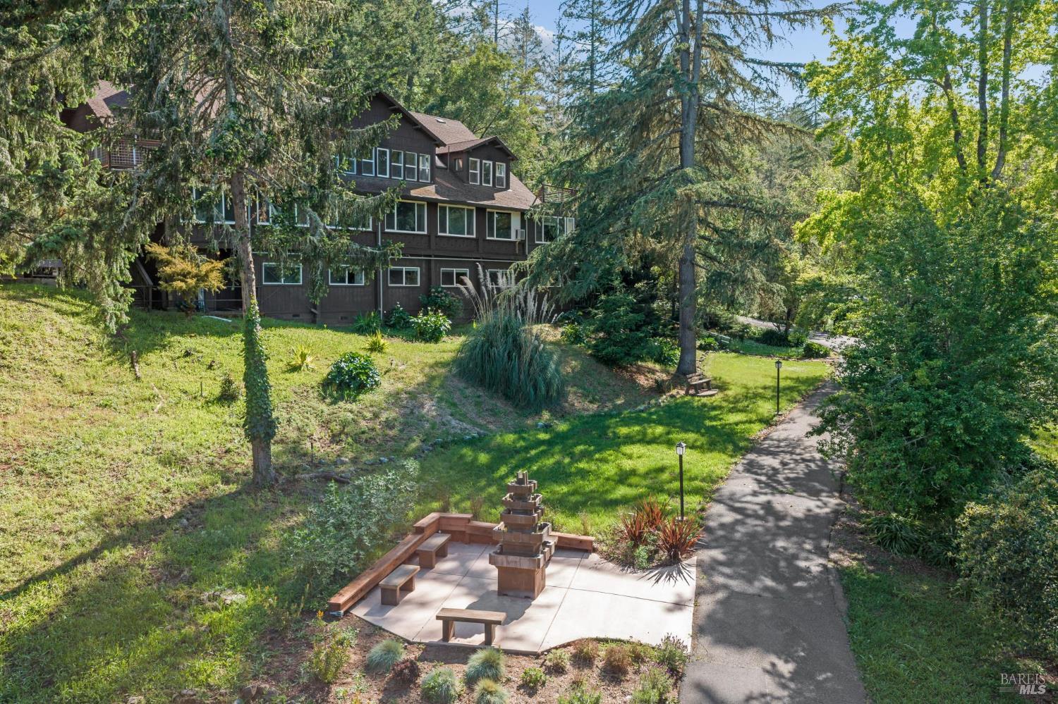 2264 Green Hill Road Sebastopol CA 95472