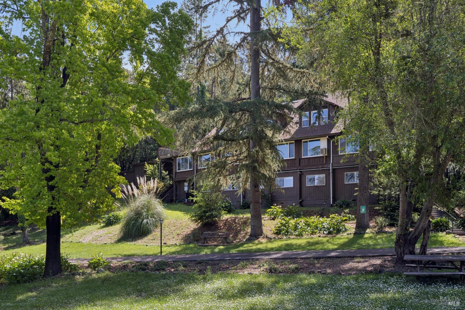 2264 Green Hill Road Sebastopol CA 95472