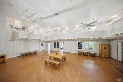 2264 Green Hill Road Sebastopol CA 95472