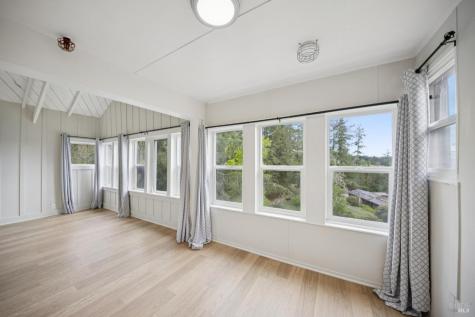 2264 Green Hill Road Sebastopol CA 95472