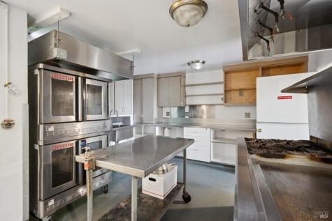 2264 Green Hill Road Sebastopol CA 95472