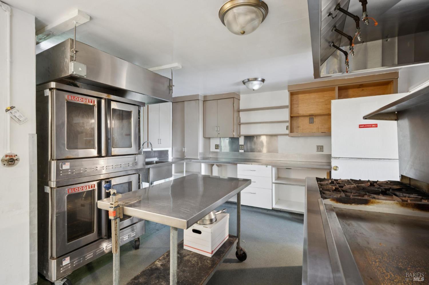 2264 Green Hill Road Sebastopol CA 95472