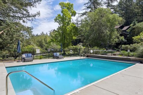 2264 Green Hill Road Sebastopol CA 95472
