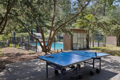 2264 Green Hill Road Sebastopol CA 95472