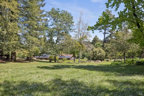2264 Green Hill Road Sebastopol CA 95472