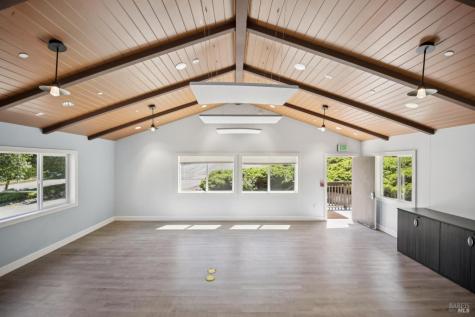 2264 Green Hill Road Sebastopol CA 95472