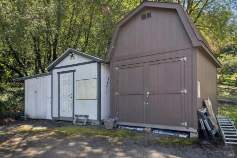 2264 Green Hill Road Sebastopol CA 95472