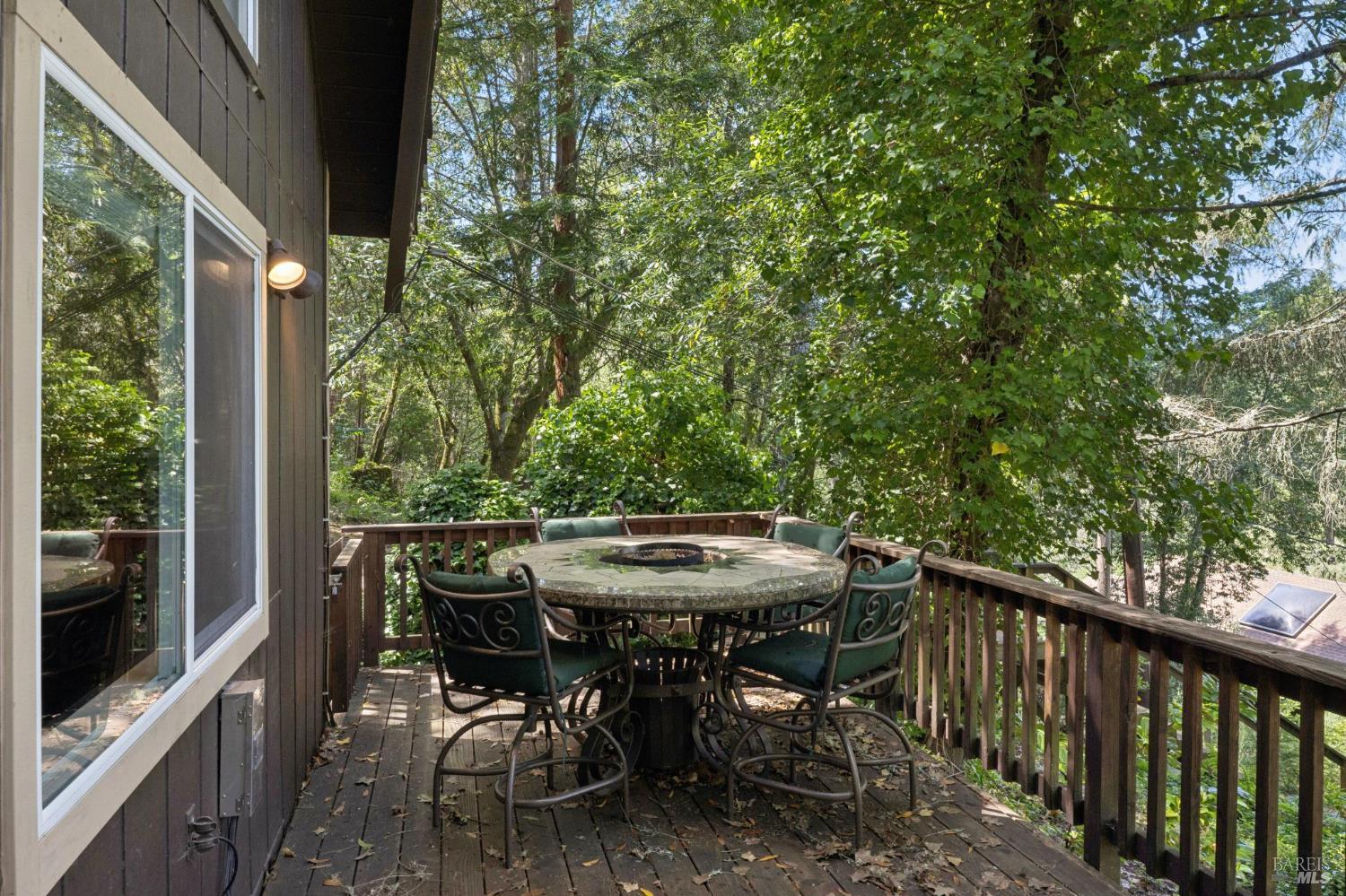 2264 Green Hill Road Sebastopol CA 95472
