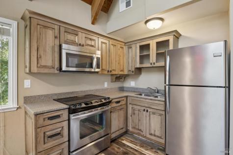 2264 Green Hill Road Sebastopol CA 95472