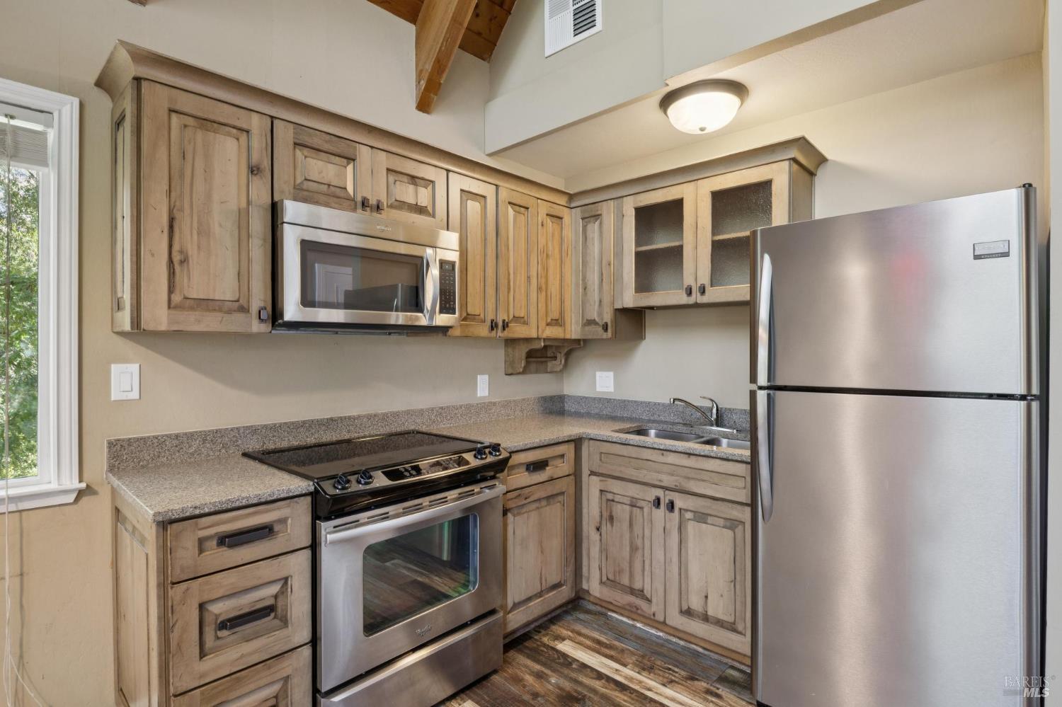 2264 Green Hill Road Sebastopol CA 95472