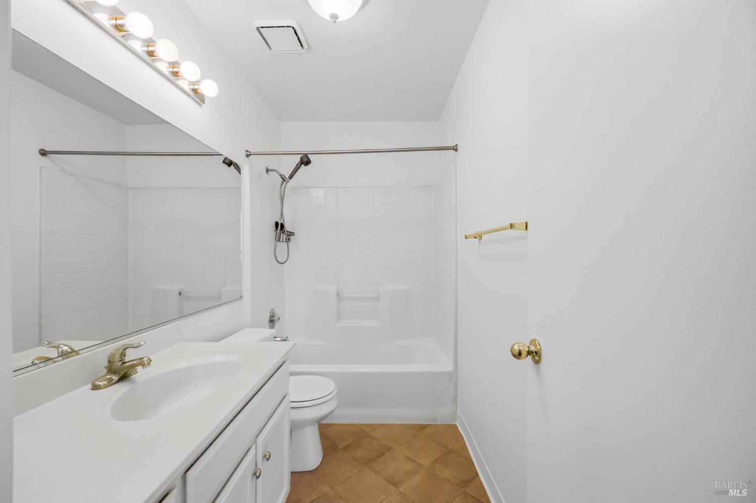 289 Tamarisk Circle Suisun City CA 94585