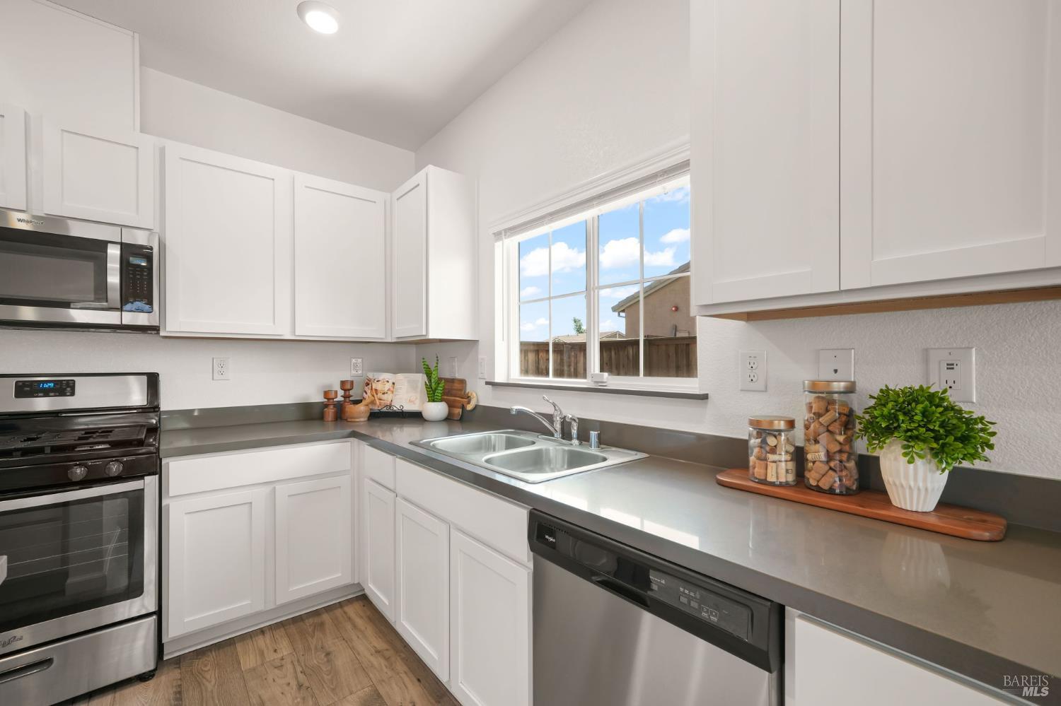 670 Wisteria Lane Dixon CA 95620