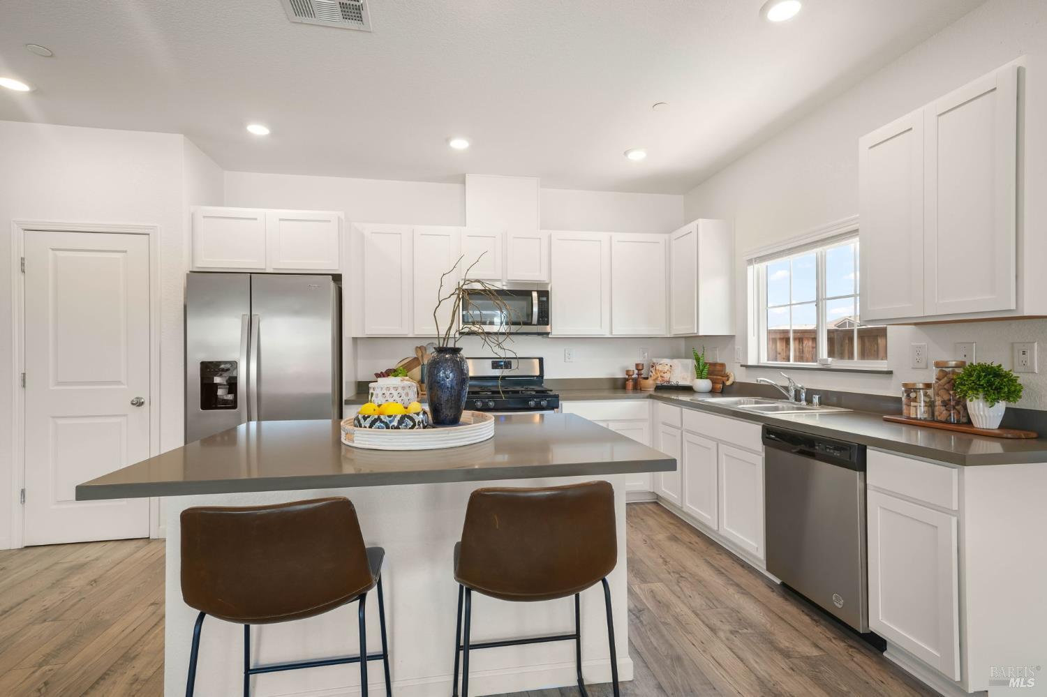 670 Wisteria Lane Dixon CA 95620
