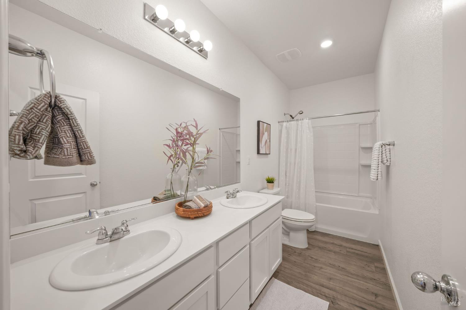 670 Wisteria Lane Dixon CA 95620