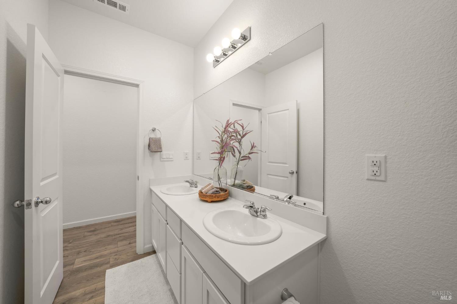 670 Wisteria Lane Dixon CA 95620