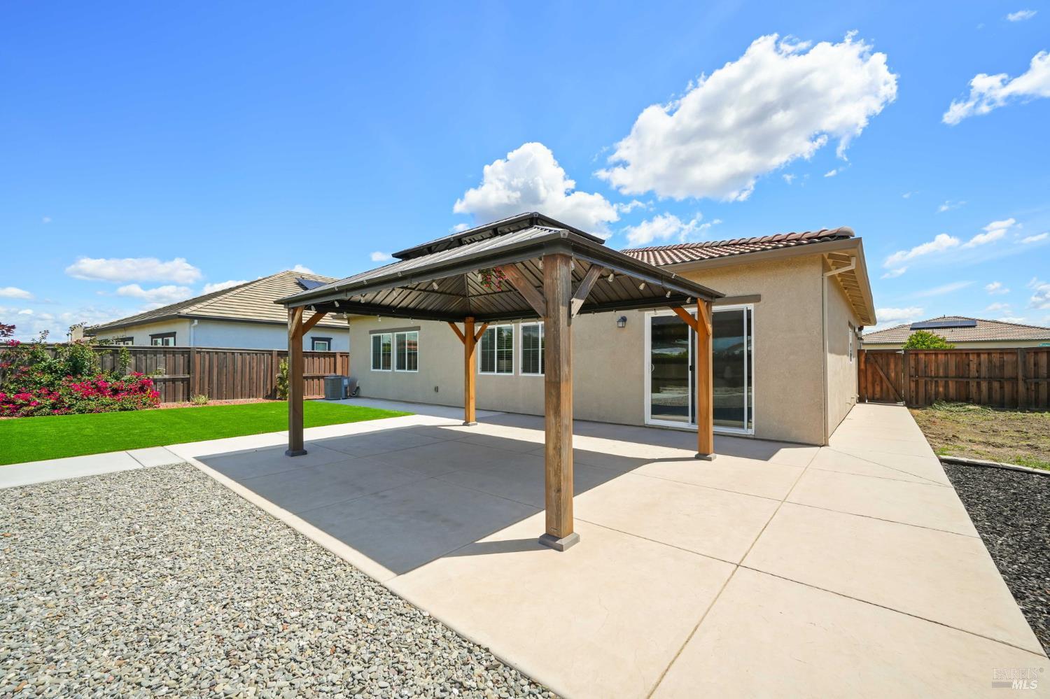670 Wisteria Lane Dixon CA 95620