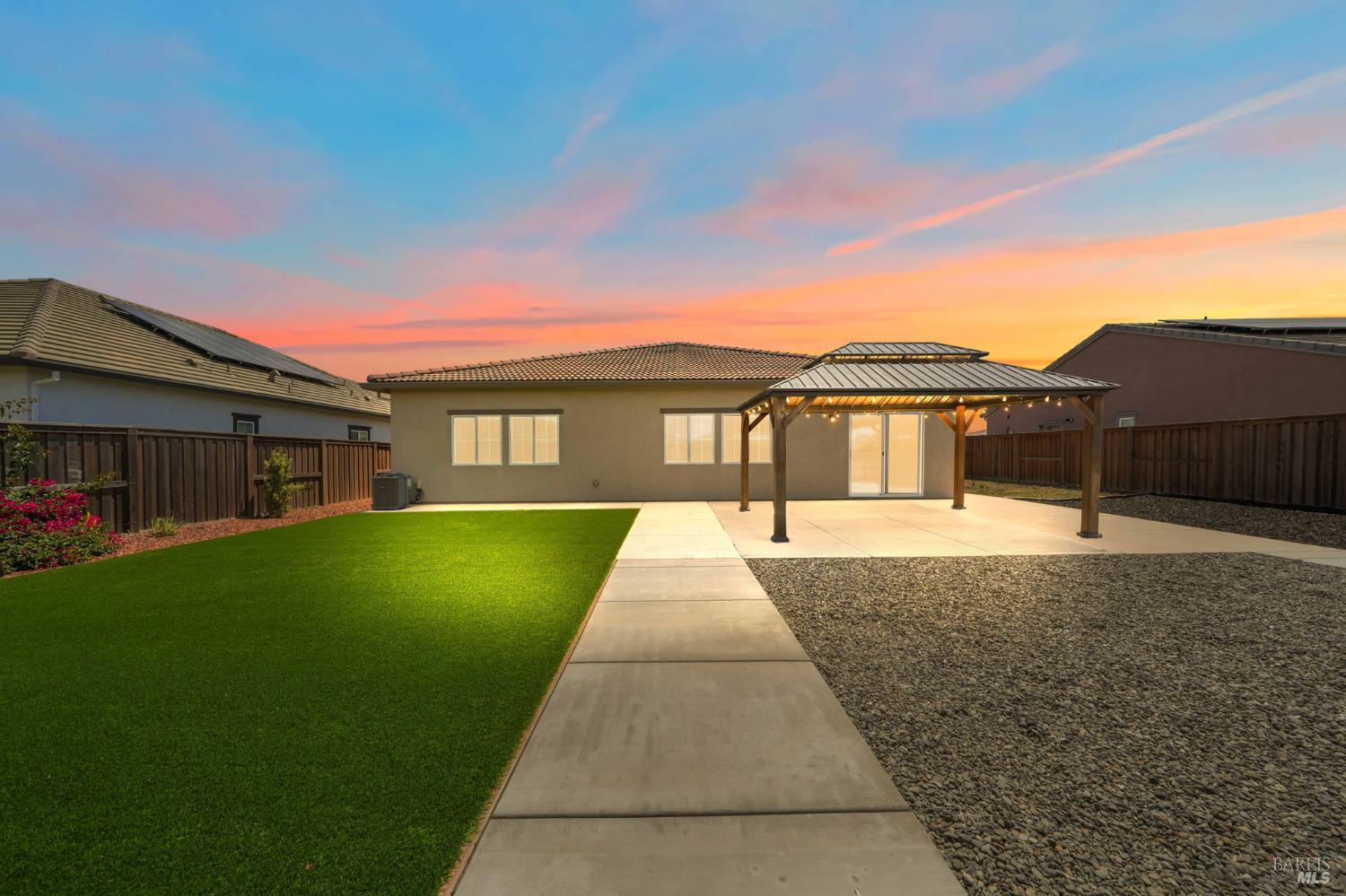 670 Wisteria Lane Dixon CA 95620
