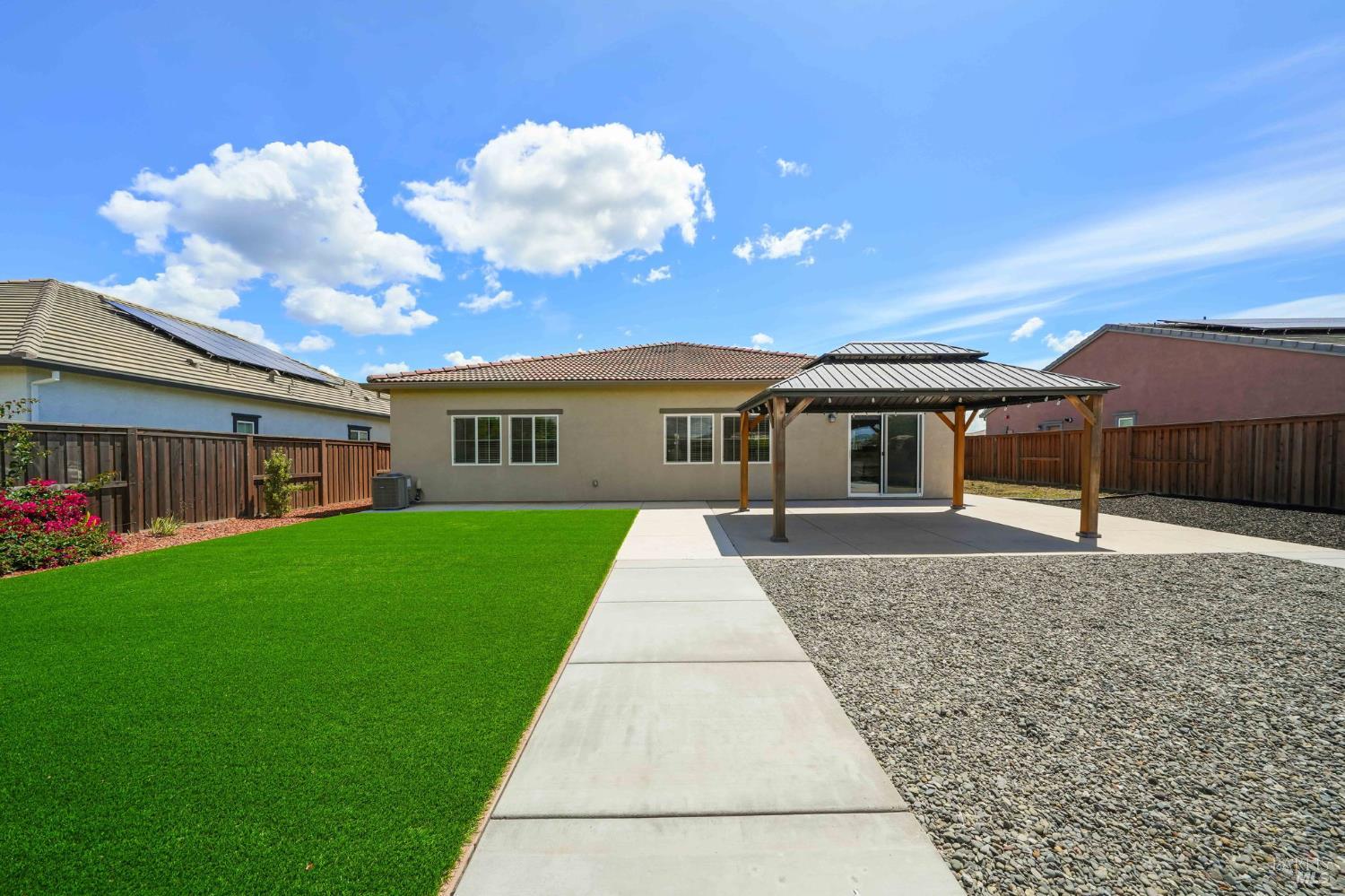 670 Wisteria Lane Dixon CA 95620