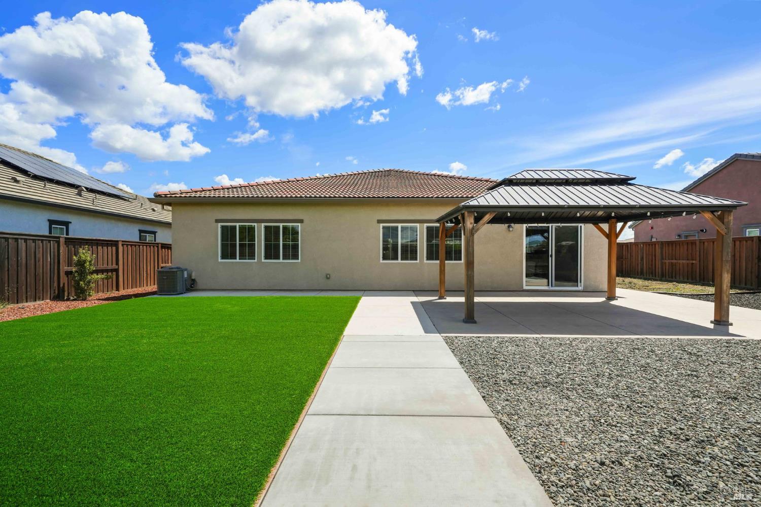 670 Wisteria Lane Dixon CA 95620