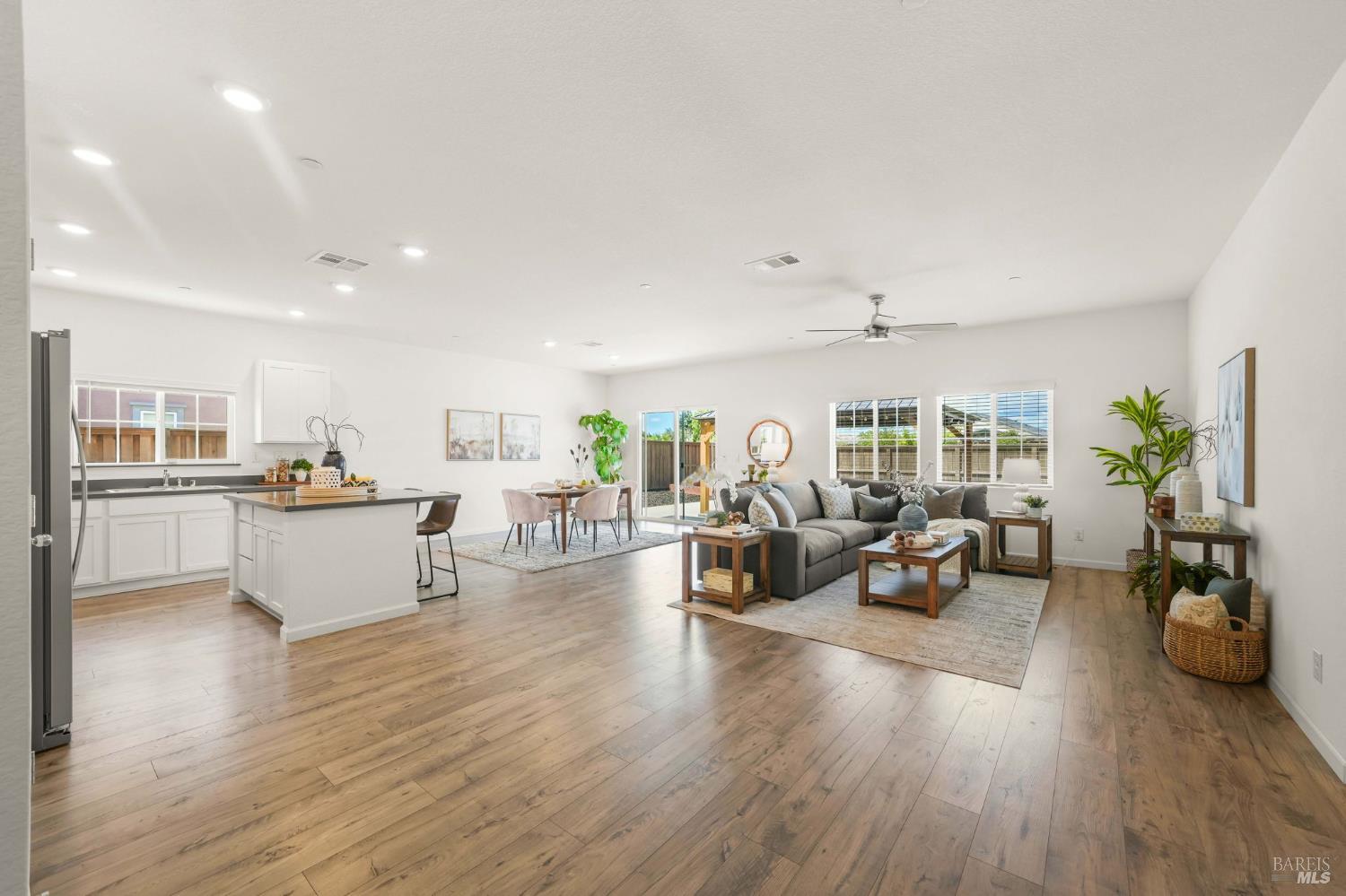 670 Wisteria Lane Dixon CA 95620