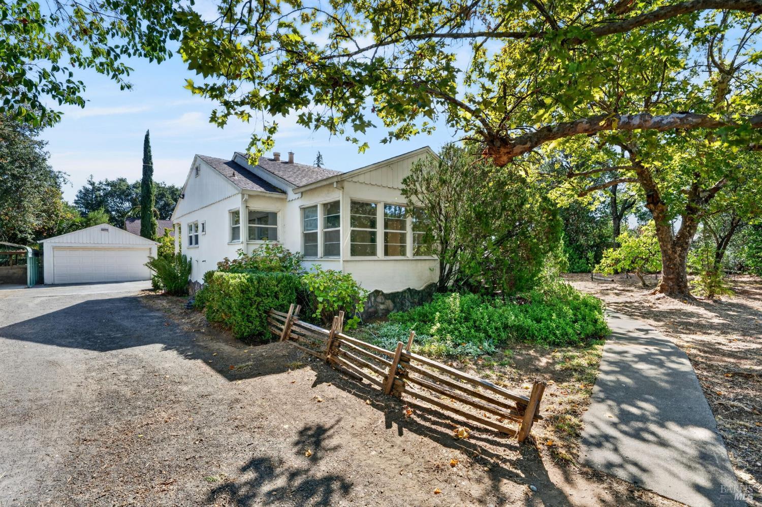 910 S Cloverdale Boulevard Cloverdale CA 95425