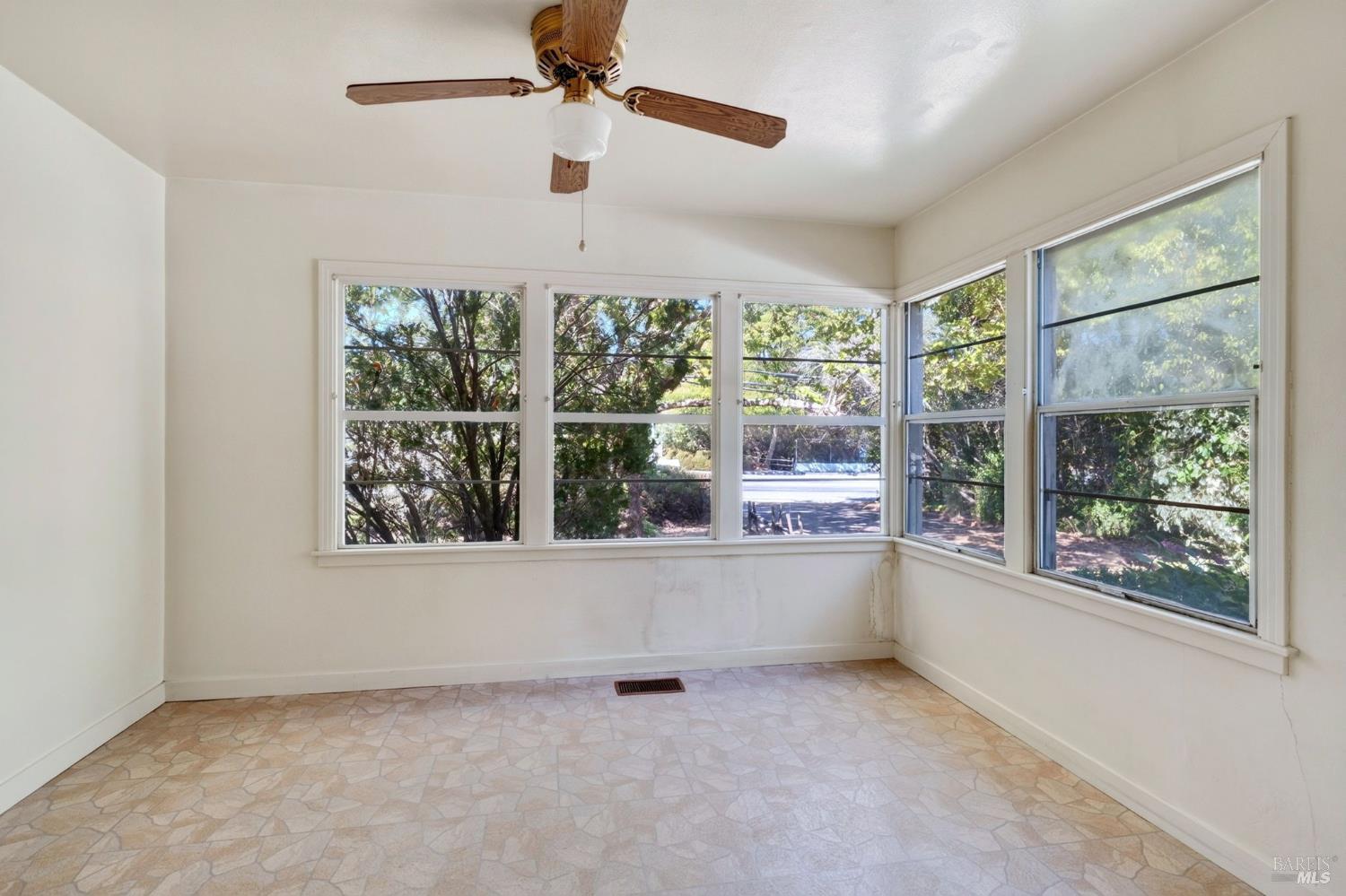 910 S Cloverdale Boulevard Cloverdale CA 95425