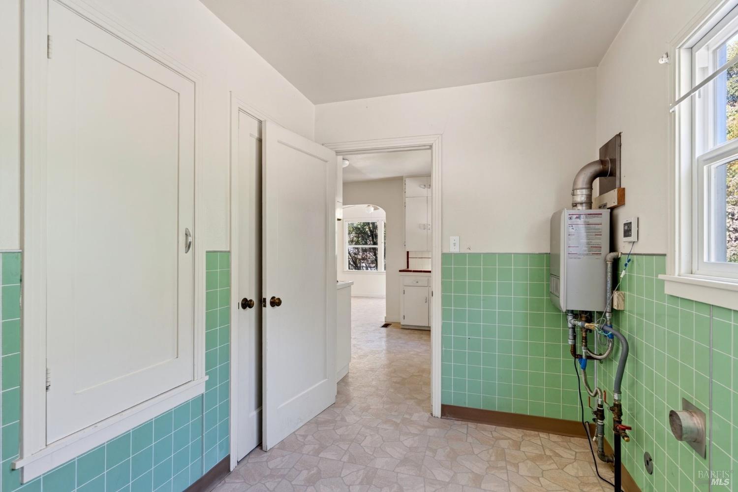 910 S Cloverdale Boulevard Cloverdale CA 95425