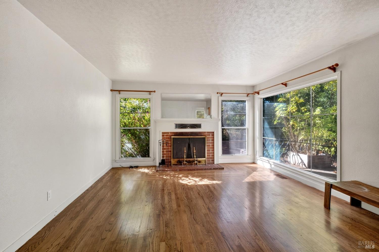 910 S Cloverdale Boulevard Cloverdale CA 95425