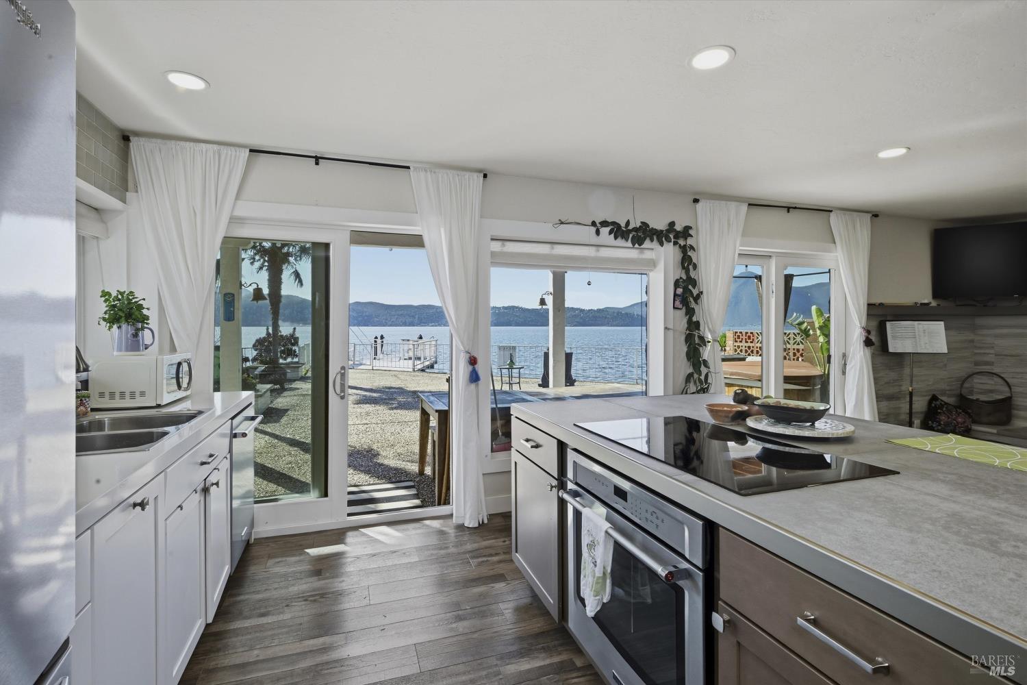 13319 Lakeshore Drive Clearlake CA 95422