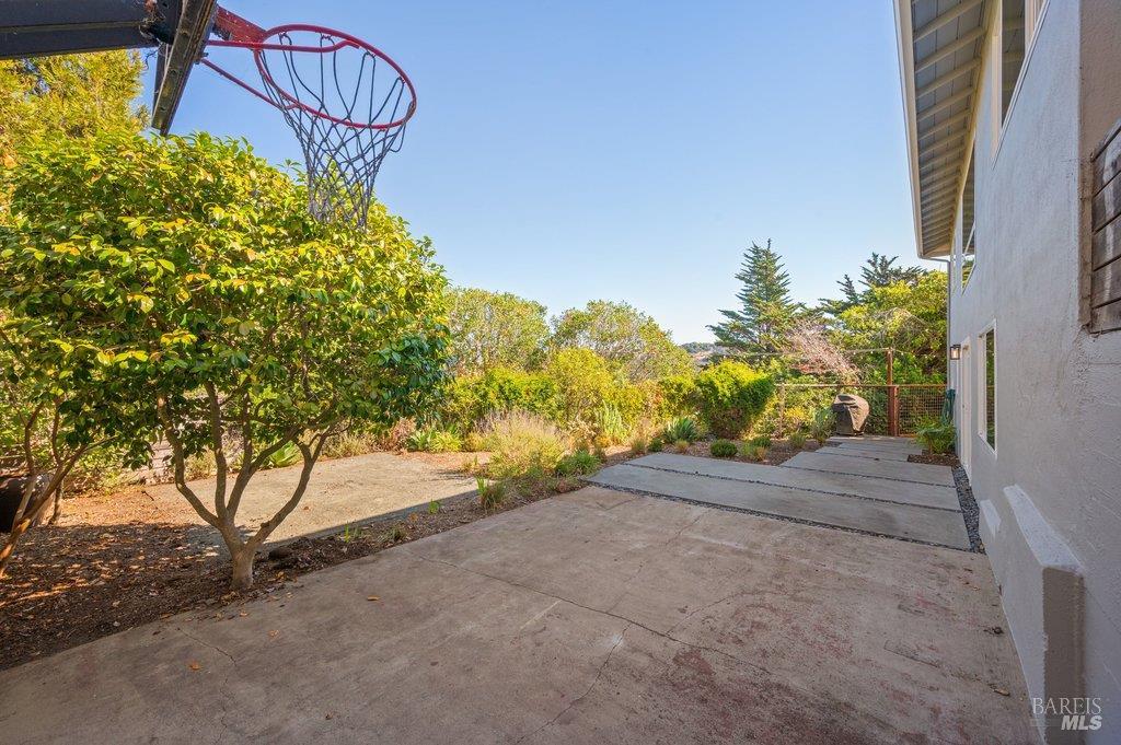 4 Longfellow Road Mill Valley CA 94941