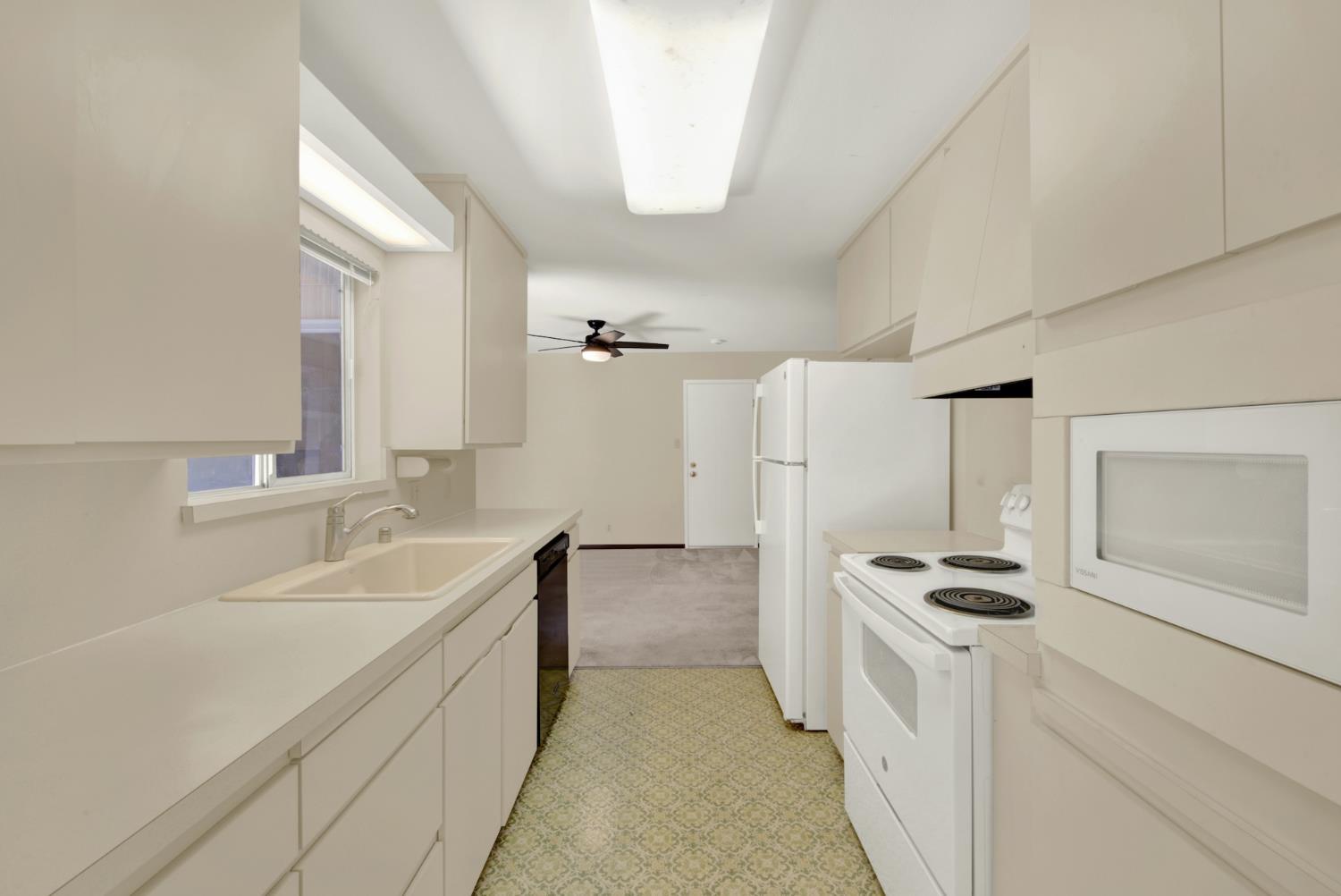 928 Acacia Davis CA 95616