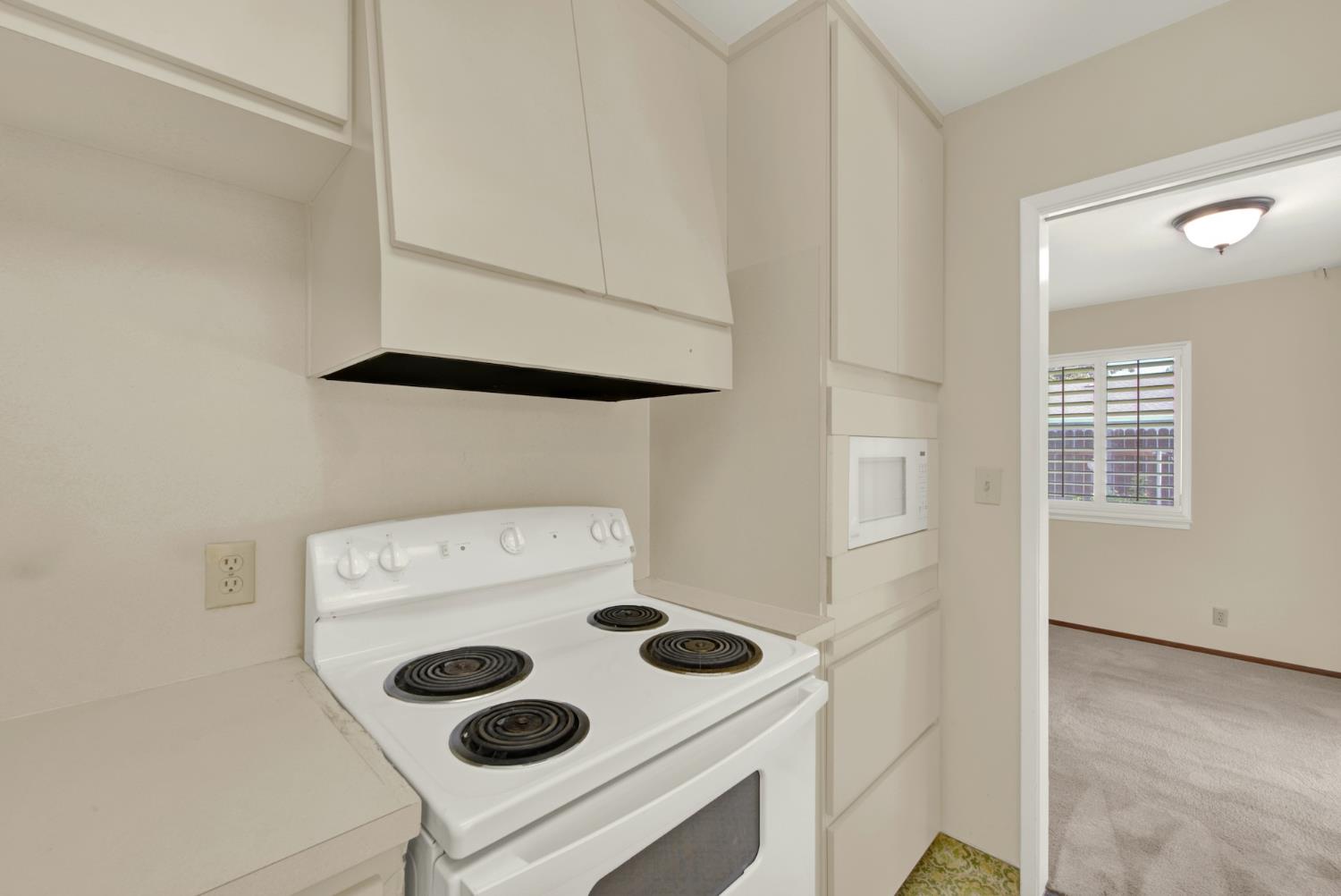 928 Acacia Davis CA 95616