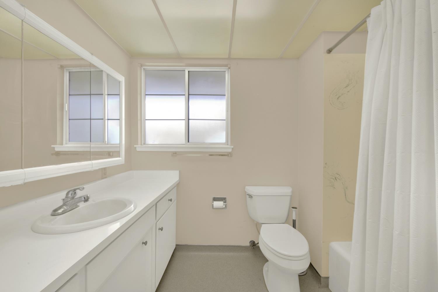 928 Acacia Davis CA 95616