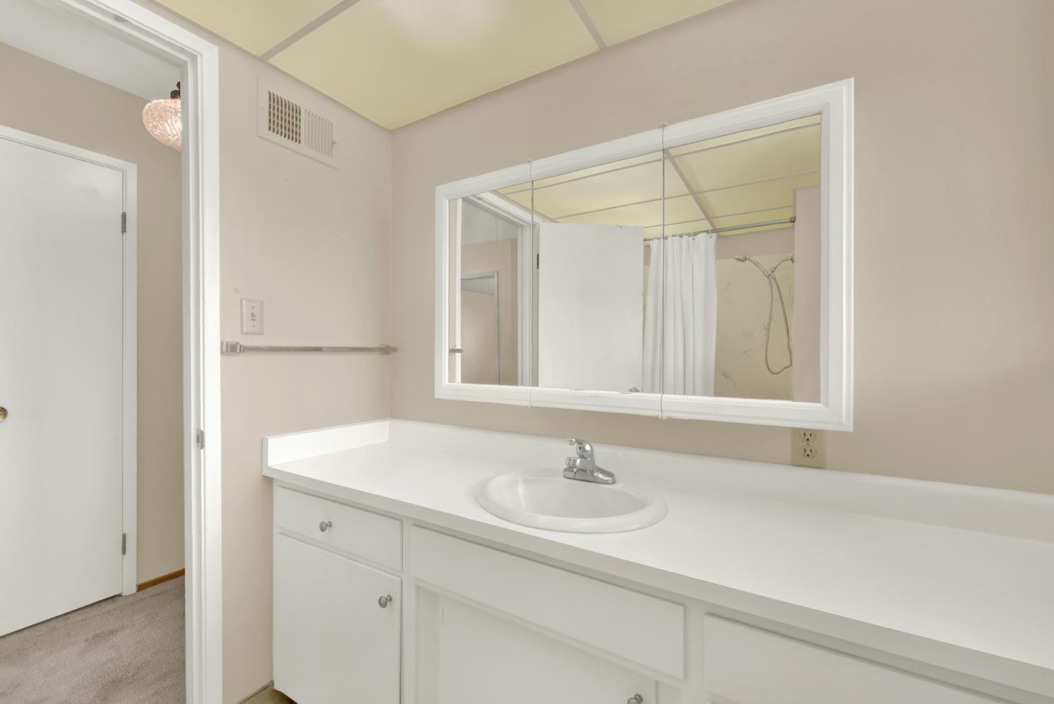 928 Acacia Davis CA 95616