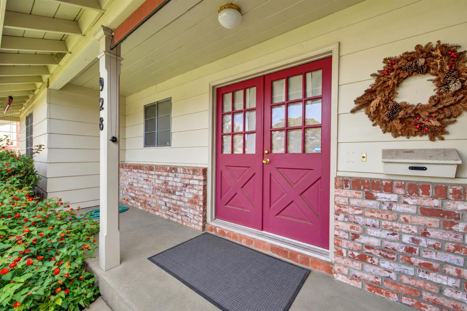 928 Acacia Davis CA 95616