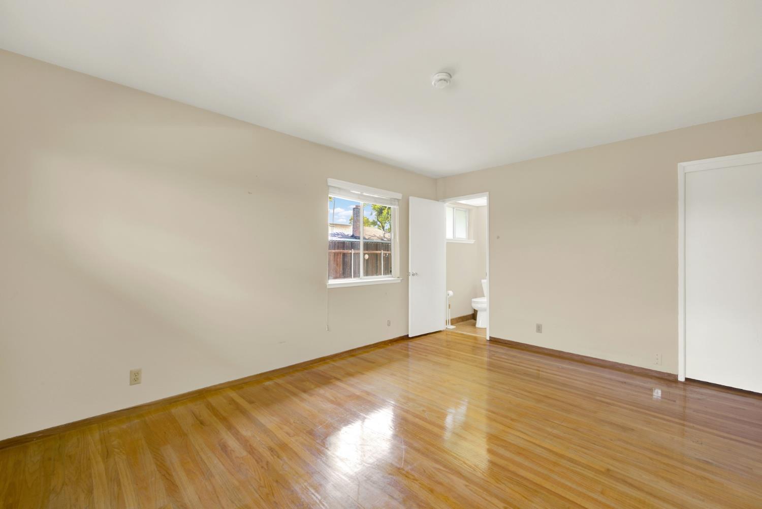928 Acacia Davis CA 95616