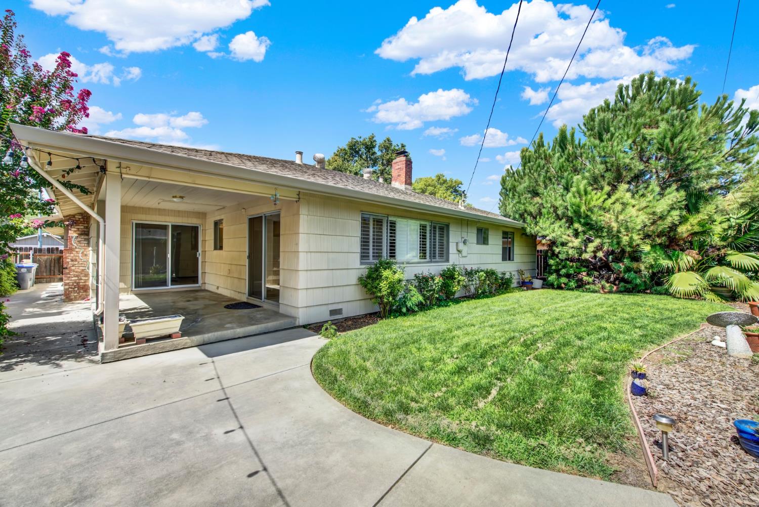 928 Acacia Davis CA 95616