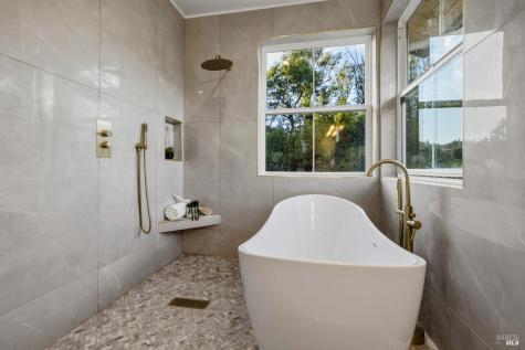 3441 Castlerock Court Santa Rosa CA 95404