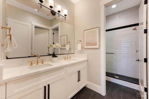 22 Oak Knoll Court Petaluma CA 94952